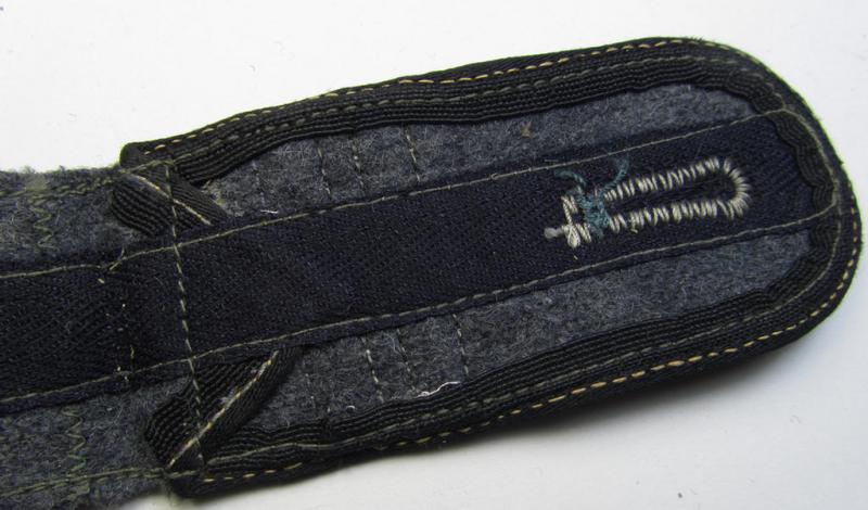 Single - but nevertheless scarcely seen! - 'Ostvölker'-related, 'Luftwaffe'-type shoulderstrap showing the black-coloured piping (and having a pair of horizontally-mounted rank-stripes 'off-factory'-attached)