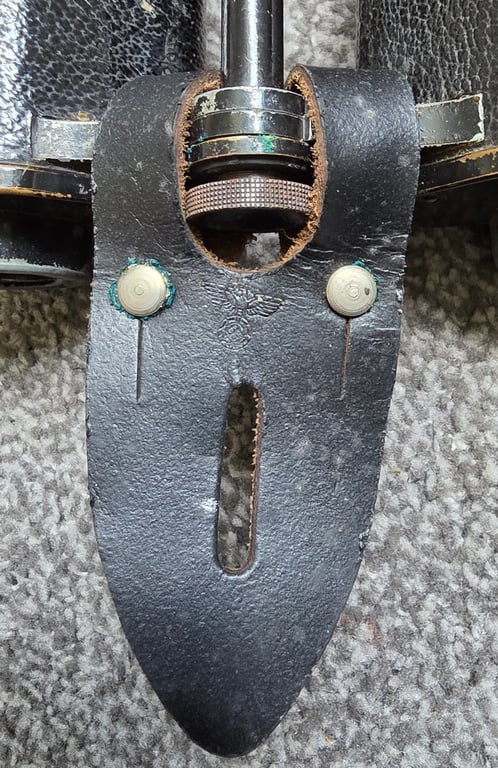 Wehrmacht 6 x 30 binoculars (extra pictures)