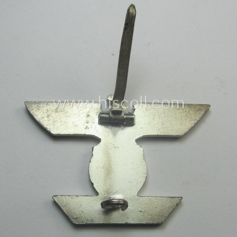 Superb, 'Wiederholungsspange zum EK I. Klasse' (or: bar to the WWI IC first-class) by the maker (ie. 'Hersteller'): 'B.H. Mayer's Kunstprägeanstalt' and that comes stored in its accompanying etui