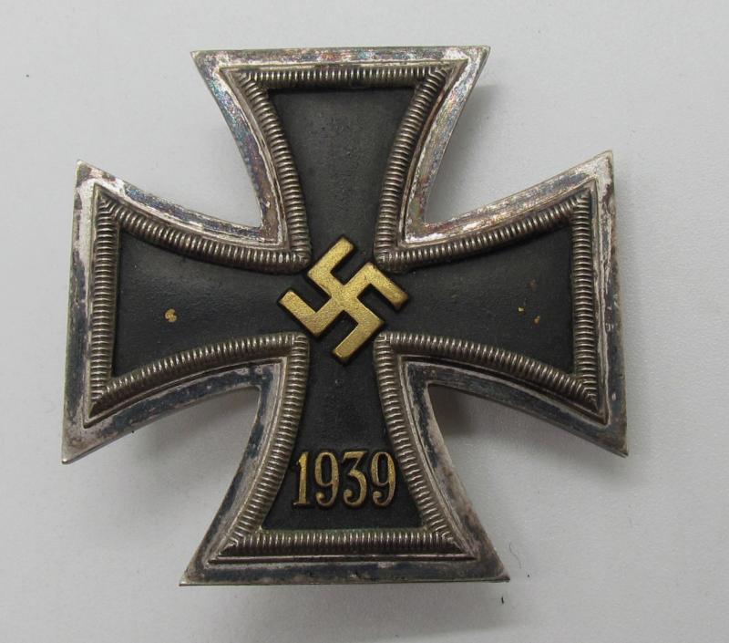 Iron cross 1st class ( EK1 )  "L/19" Brass Core in Case