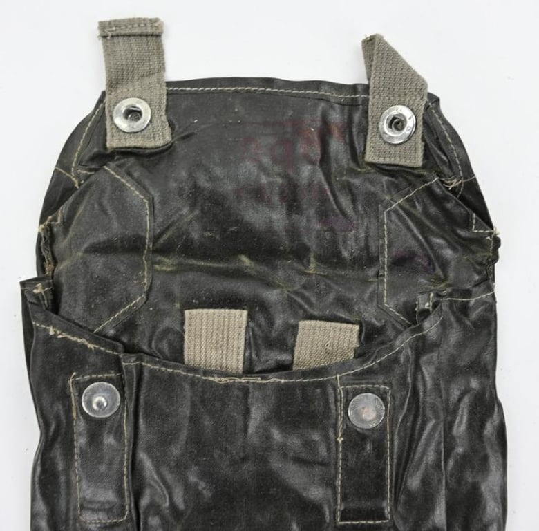 German WH M31 Gascape Pouch