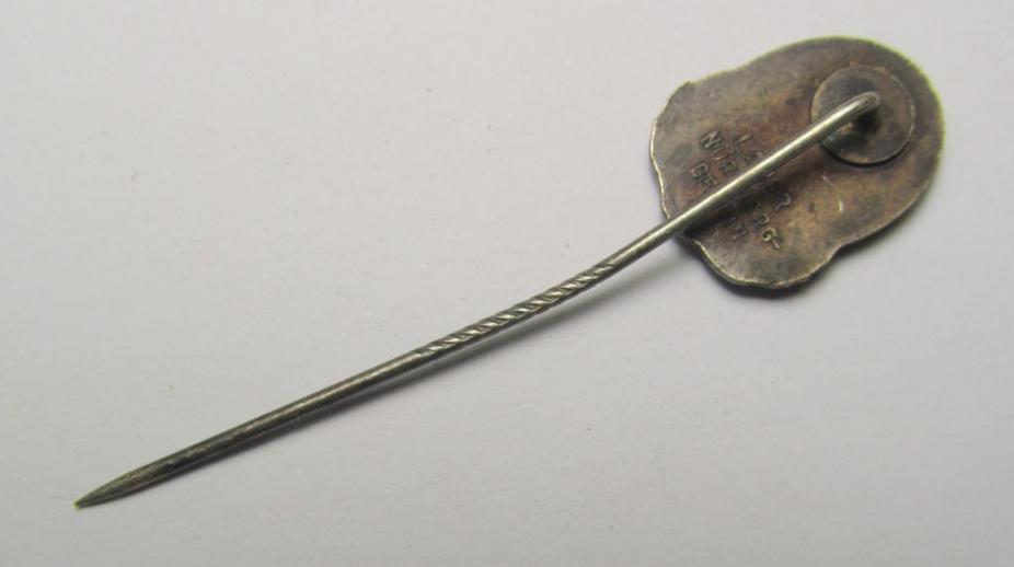 Attractive - and actually rarely seen! - silver-toned- and/or neatly enamelled, so-called: DDAC (ie. 'Der Deutsche Automobil Club') honorary-badge (or: 'Silberne Ehrennadel 1934') being a maker- (ie. 'Lauer-Nürnberg'-) marked example