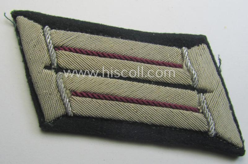 Moderately used - and fully matching! - pair of WH (Heeres) officers'-type collar-tabs, as was piped in the darker-purple-red- (ie. 'bordeaux-roter'-) coloured branchcolour as was intended for usage by an: 'Offizier der (Nebel)Werfer-Trpn.'