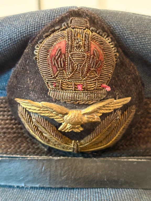 AUTHENTIC ORIGANAL WWII BRITISH RAF WARTIME PILOT OFFICERS PEAKED CAP