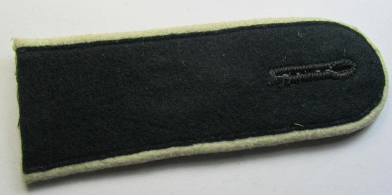 Single - and actually not that often seen! - WH (Heeres) EM-type (ie. 'M36-/M40'-pattern- and/or: 'rounded styled-') neatly 'cyphered' shoulderstrap as was intended for usage by a: 'Soldat des Infanterie-Regiments 40'