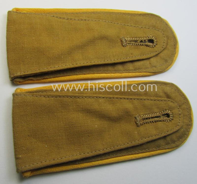 Pair of EM-type, WH (LW) 'tropical-issue'-pattern shoulderstraps: 'Soldat der Flg.- o. FJ-Trpn.'