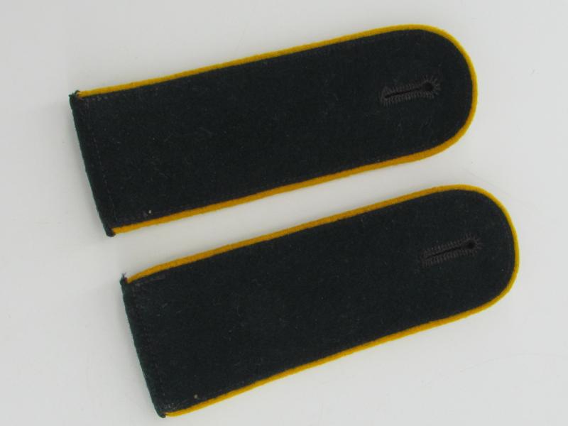 Wehrmacht (Heer) M36 cavalry EM shoulder boards