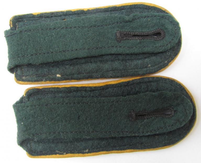 Attractive - and/or fully matching! - pair of early- (ie. pre-) war-period- ie. 'M36'/'M40'-pattern, WH (Heeres), NCO-type shoulderstraps as were intended for an: 'Unteroffizier eines Kavallerie- o. Aufklärungs-Abteilungs'