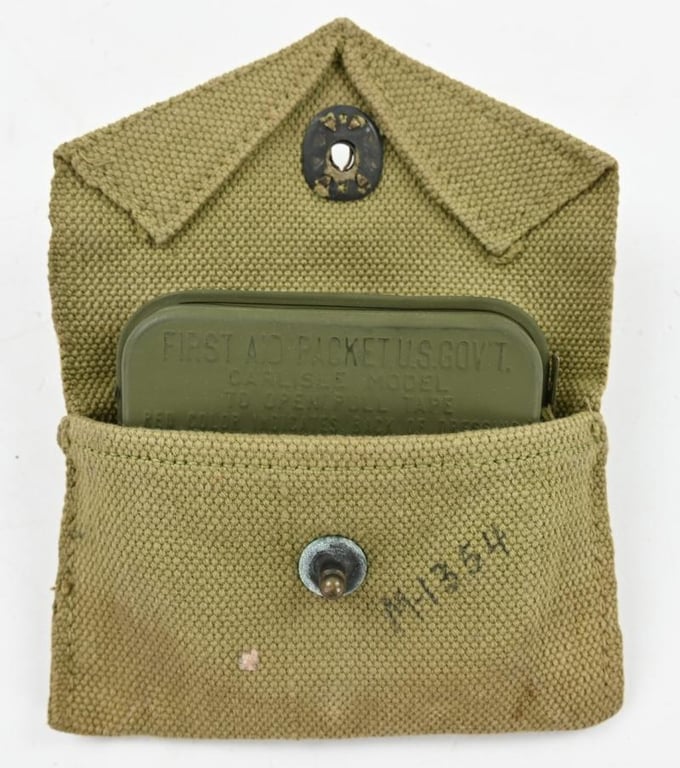 US WW2 M-1942 First Aid Pouch with First Aid Kit