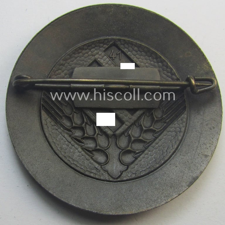 'Reichsarbeitsdienst der weiblichen Jugend' (or: RADwJ ie.: Womens Labour Service) so-called: 'Brosche für Arbeitsmaiden' being a (presumably maker-marked and/or: '1941'-dated example