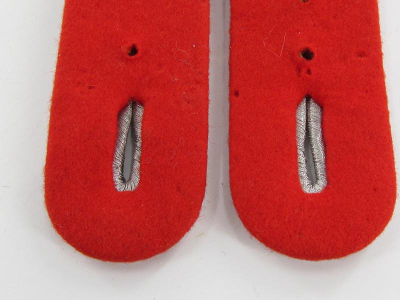 Luftwaffe Oberleutnant artillery shoulder boards