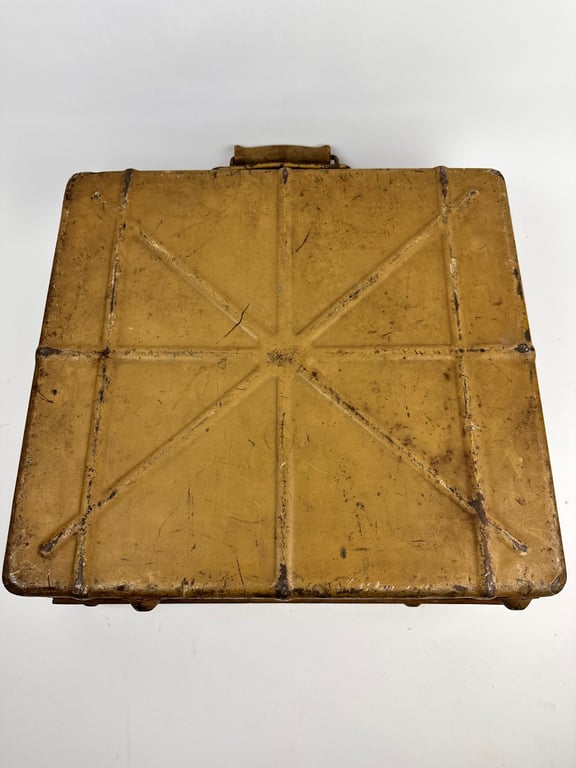 German WW2 Ammo Box for Flak 3,7 cm "Tan"