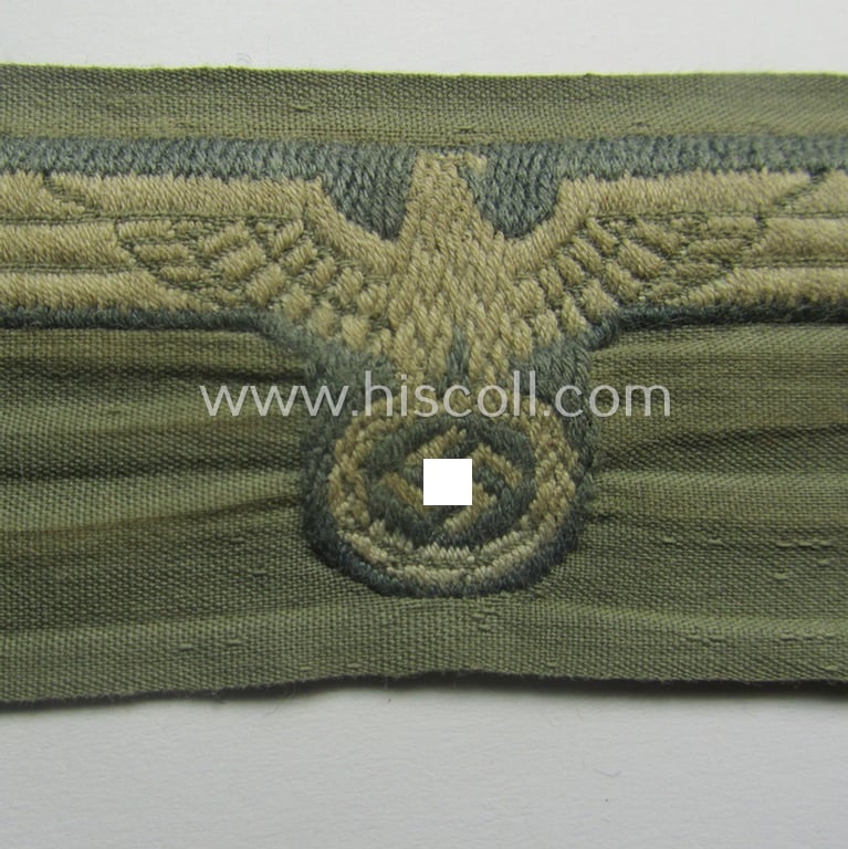 Early-period- (ie. 'M35'-pattern) WH (Heeres) white-coloured side-cap-eagle (ie. 'Schiffchenadler für Manns. u. Uffz.')