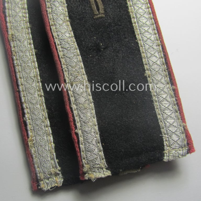 Pair of WH (Heeres) - formely 'cyphered' - NCO-type shoulderstraps (as was specifically intended to be used on the black-coloured, 'wrap-around'-styled Panzer-tunics) as intended for an: 'Uffz. der Panzer-Trpn.'