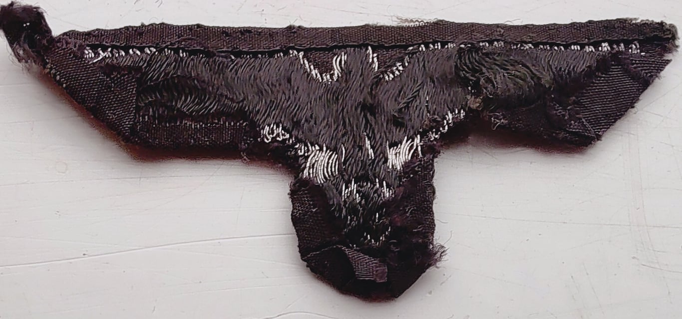 WH (Heeres) flat wire woven Offiziersadler für Schiffchen, being for a Panzer side cap