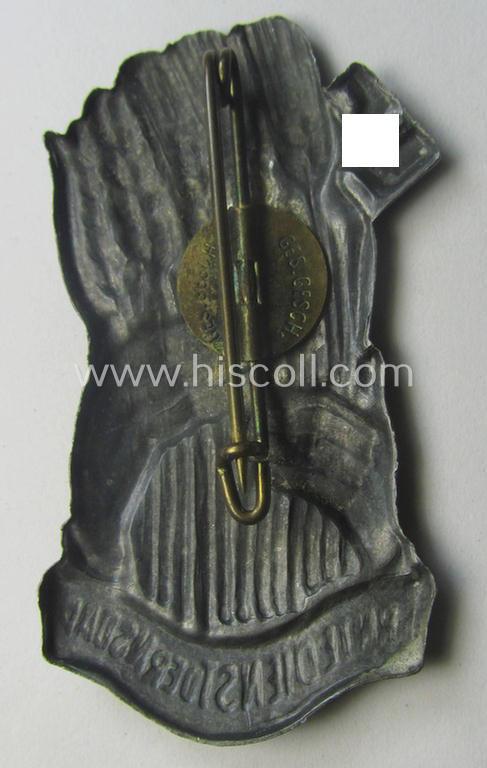 Commemorative, tarnished-silver-coloured- and/or tin-based, N.S.D.A.P.-related 'tinnie' being a non-maker-marked example depicting two hands holding some corn-plants, swastika and text that reads: 'Erntedienst der NSDAP'