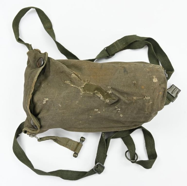 German LW FSJ Gasmask Bag with Gasmask 'edb'