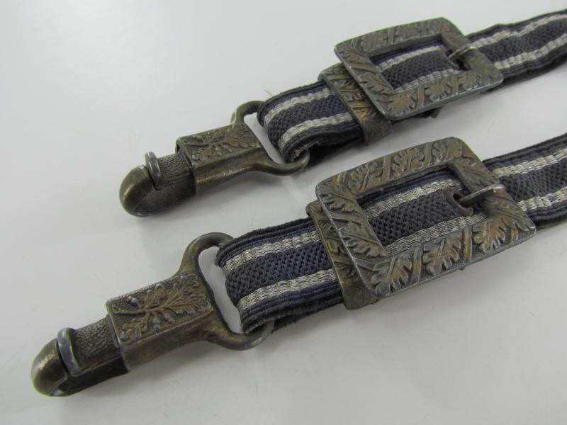 Luftwaffe officer dagger hangers by U.E.10 RZM