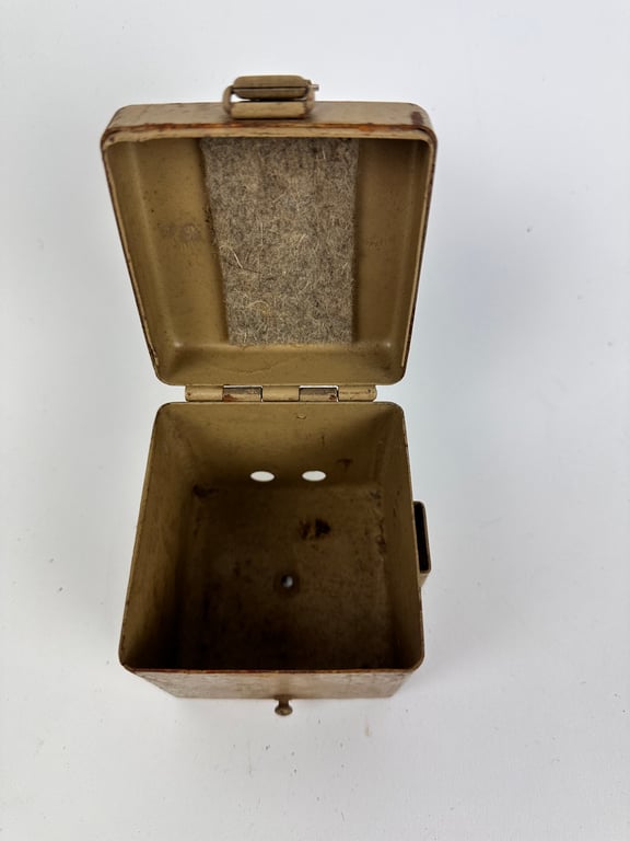 MG34/42 Optical Sight Battery Box in Tan