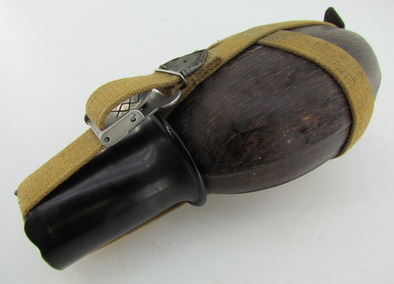 Wehrmacht  'Coconut' M31 Canteen and Cup 'H.R.E.43'