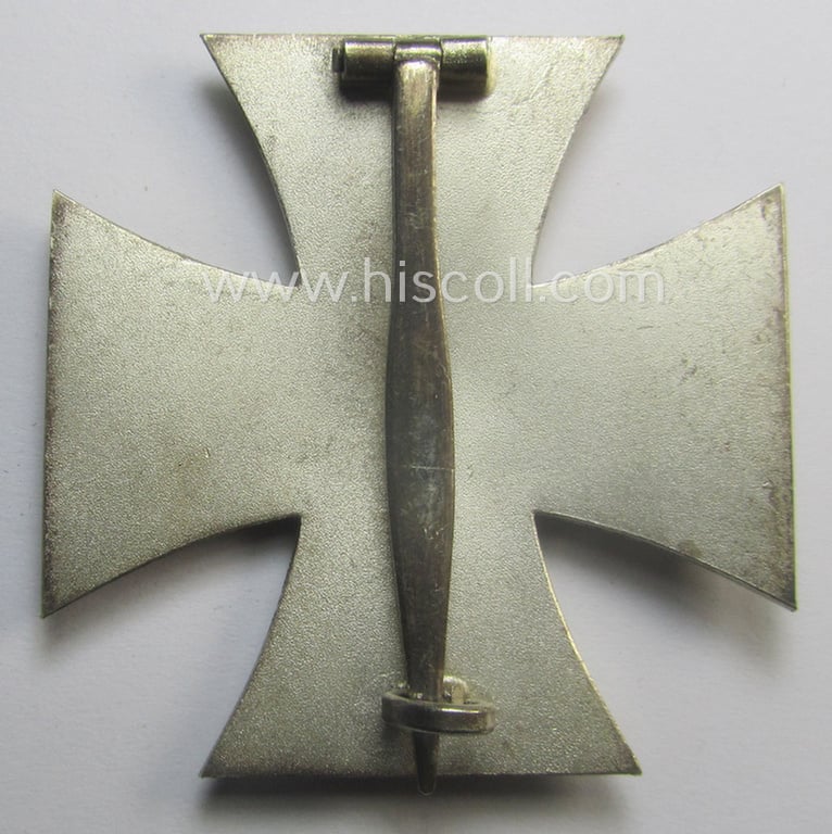 'Eisernes Kreuz 1. Klasse' (or: Iron Cross 1st class) being a typical non-maker-marked (and magnetic!) example as was produced by the maker (ie. 'Hersteller') named: 'B.H. Mayer's Kunstprägeanstalt'