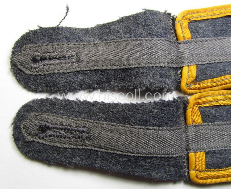 Attractive - fully matching and with certainty scarcely found! - pair of NCO-type, so-called: 'Ostvölker'- (ie. presumably Luftwaffe-?) related shoulderstraps that come in a 'virtually mint- ie. unissued' condition