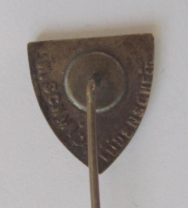 Attractive, so-called: WH (Luftwaffe) neatly enamelled: 'Traditions-Mützen- o. Gruppenabzeichen' being a maker- (ie. 'H. Schmidt'-) marked example as was intended for a member within an (by me) unidentified 'Staffel o. Gruppe'