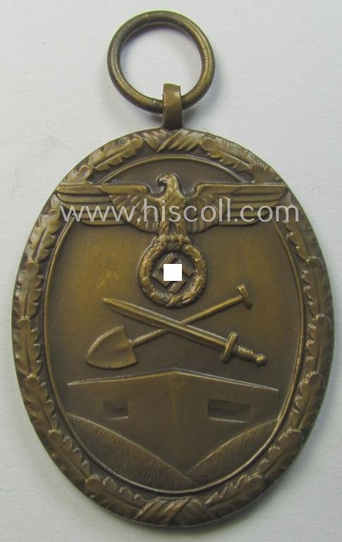 Medal-set: 'Deutsches Schutzwall Ehrenzeichen' (aka: 'Westwall'-medal) being a non-maker-marked- and/or: 'Buntmetall'-based specimen