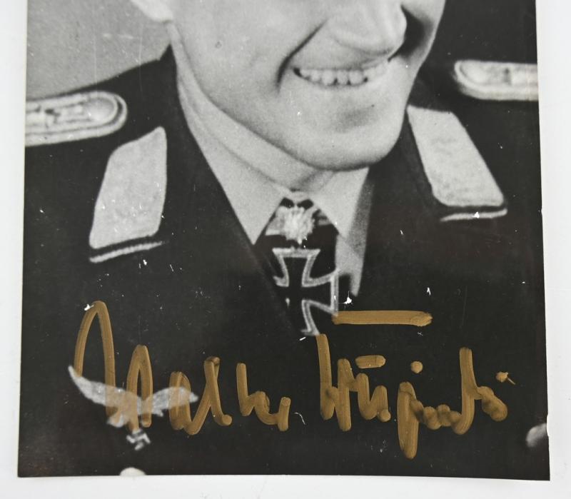 Signature of Luftwaffe KC-OLC Recipient 'Walter Krupinski'