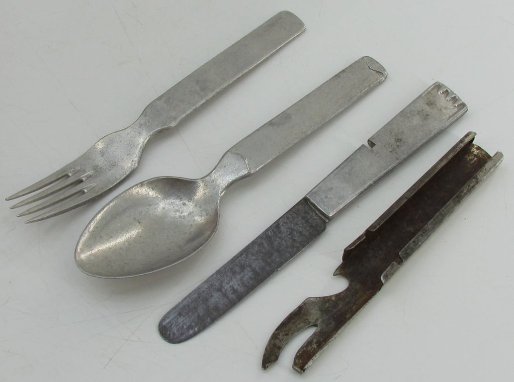 Wehrmacht Heer field cutlery set marked WAL 43