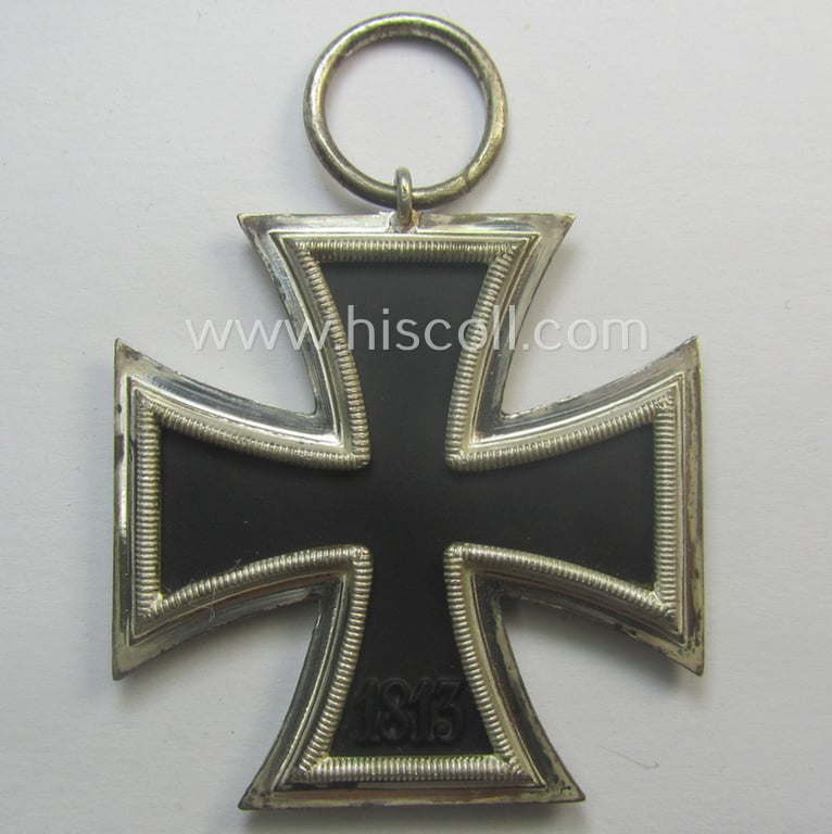 'Eisernes Kreuz II. Klasse' being a (typical) non-maker-marked example by a (by me) unidentified maker (ie. 'Hersteller')