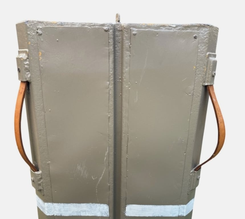 Fallschirmjäger jump container (Abwurfbehälter) for radio equipment