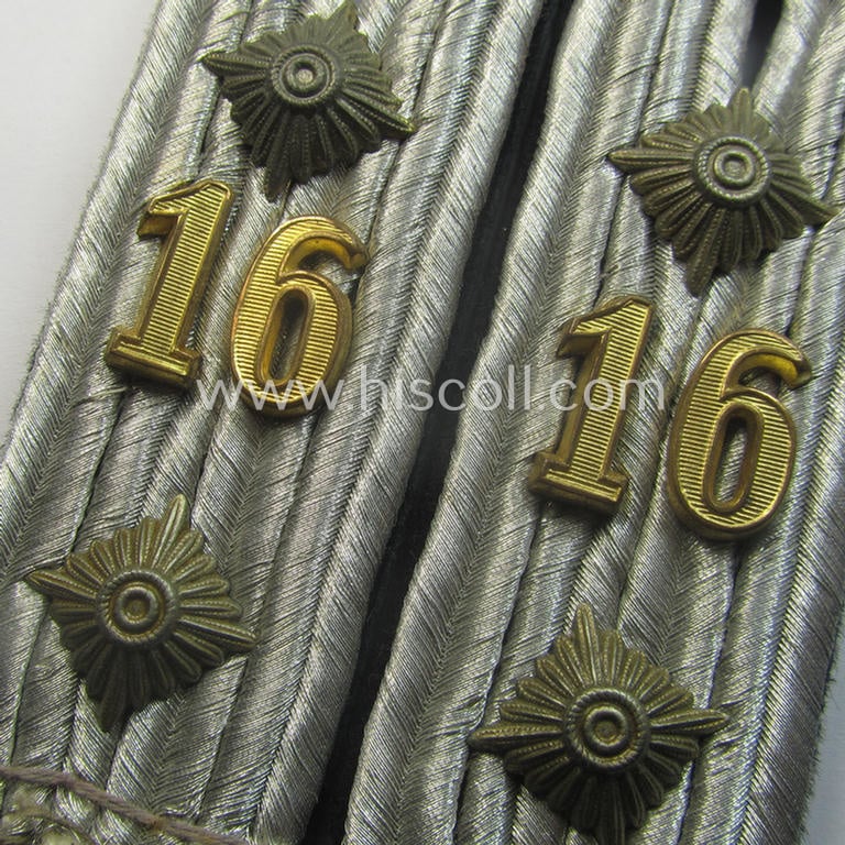 Pair of WH (Heeres) neatly 'cyphered', officers'-type shoulderboards as (dual)piped in the black-coloured branchcolour: 'Hauptmann der Res. des Pionier-Batallions 16'