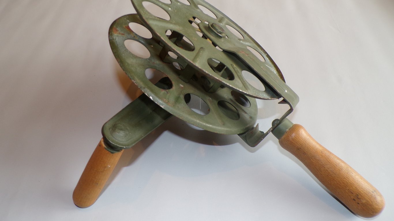 Hand-Held Field Telephone Cable Reel (Abspuler)