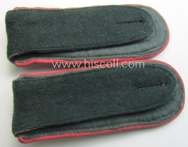 Pair of WH (Heeres) 'privately-purchased'-pattern, NCO-type 'cyphered' shoulderstraps: 'Feldwebel eines Pz-Aufkl.-Abtlgs.'