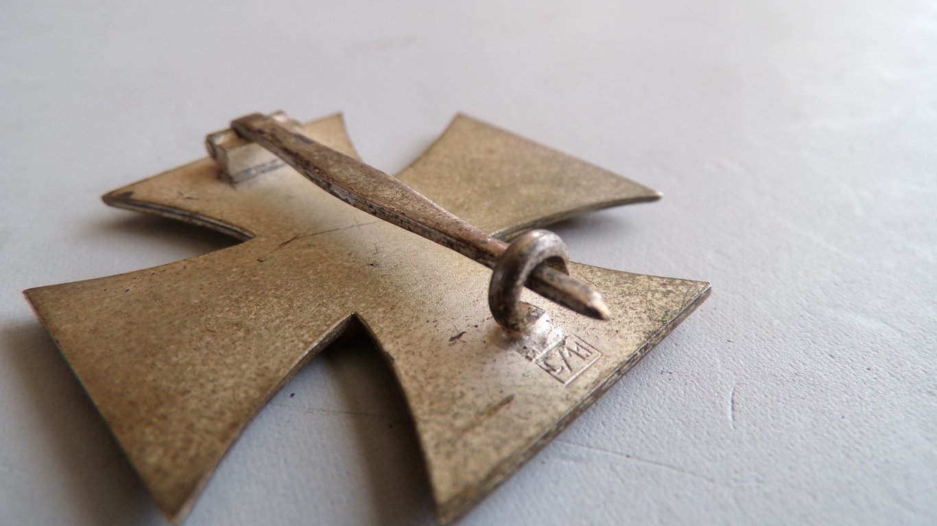 Cased Iron Cross 1st Class Deumer