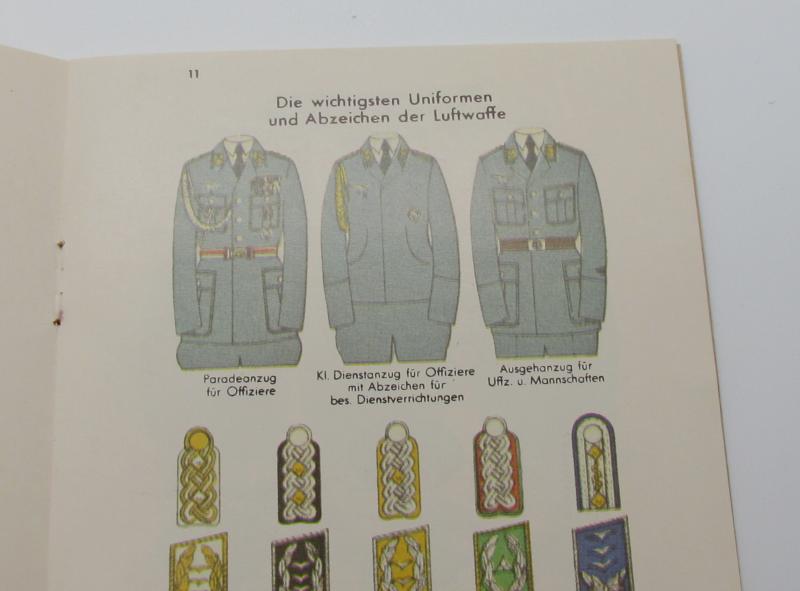 “Deutsche Uniformen” – Early Edition Color Reference Booklet