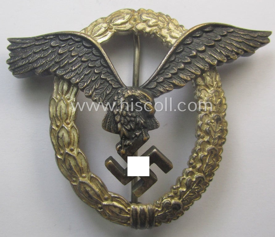 WH (Luftwaffe) war-badge (ie. 'LW-Flugzeugführer-Abzeichen' or: pilots'-war-badge) by the 'Berg & Nolte'-company that came stored in its period (and matching!) etui