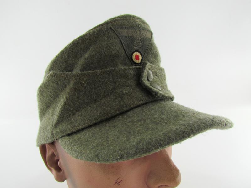M43 Army (Heer) Field Cap ‘Einheitsfeldmütze’ with RBNr 1944.
