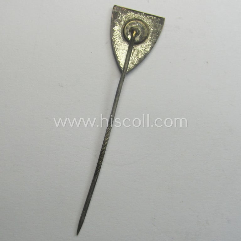 Unidentified, red-coloured-enamelled TR-period, membership-lapel-pin (ie. 'Mitgliedabzeichen') depicting the abbreviation: 'VDP'