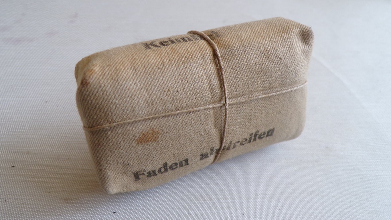 Imperial First Aid Bandage - XIV AK Dated 1917