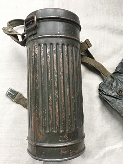 WH (Heer) Gasmask and Canister