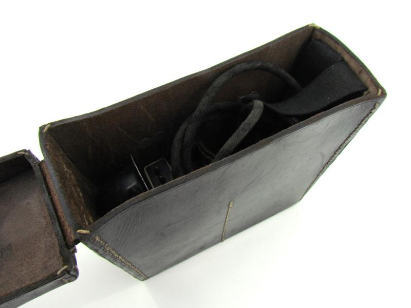 Wehrmacht Brustmikrofon 33 in Original Pouch