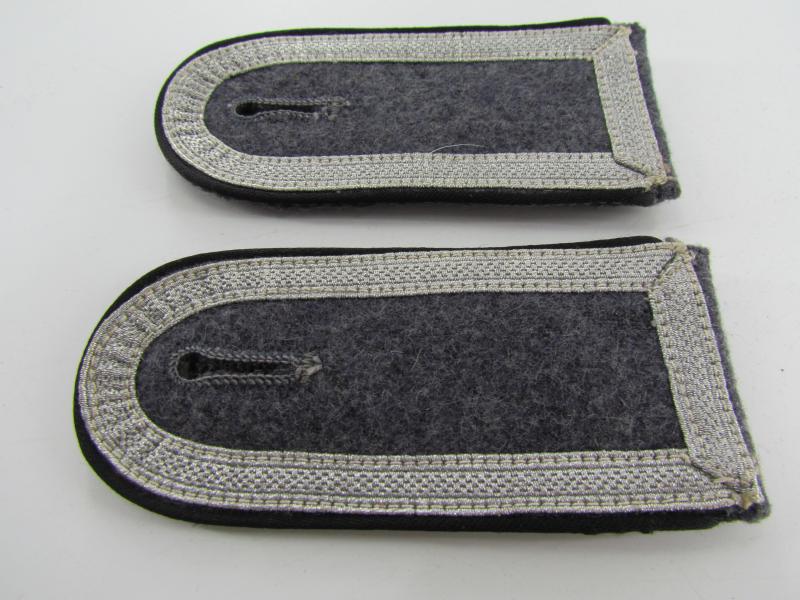Luftwaffe ‘Pionier’ Unteroffizier shoulder boards