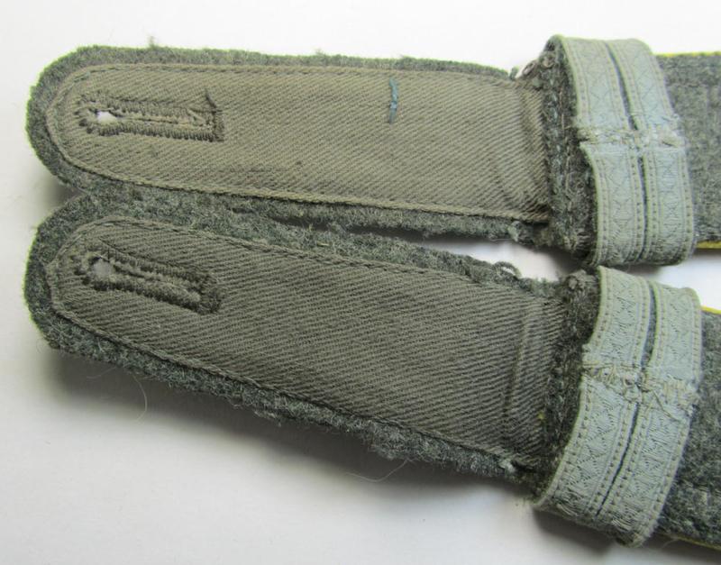 Attractive - fully matching and scarcely seen! - pair of WH (Heeres) NCO-type (ie. 'M40-/M43'-pattern) shoulderstraps as was intended for usage by an: 'Uffz. u. Offiziers-Anwärter eines Heeres Nachrichten-Abteilungs'