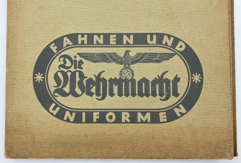 German Wehrmacht Booklet 'Fahnen und Uniformen'