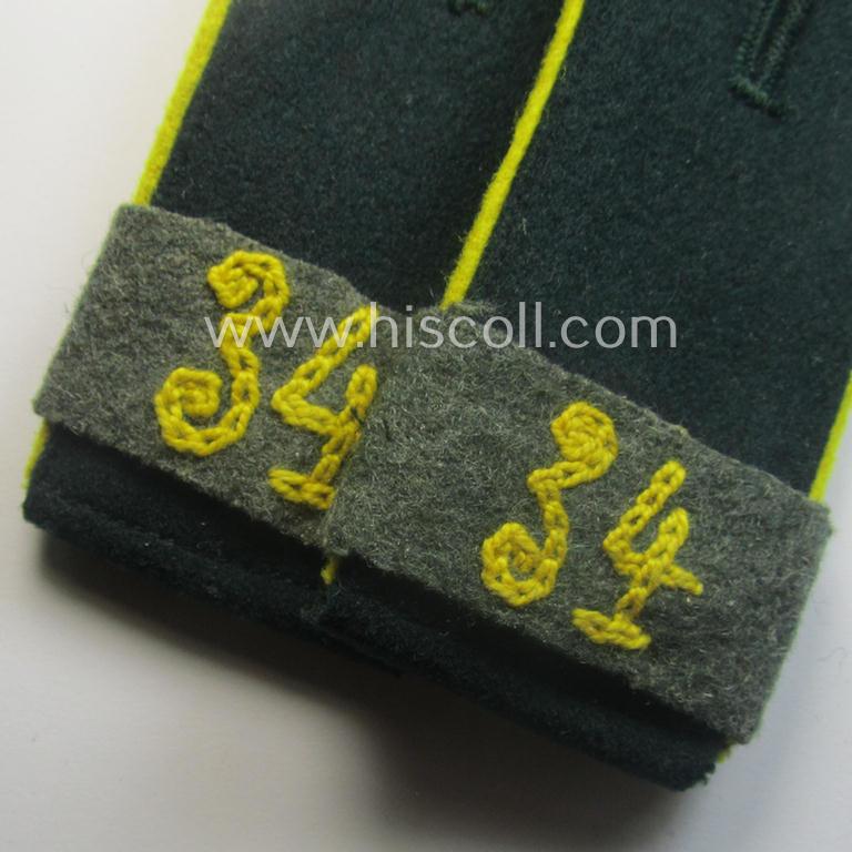 Pair of WH (Heeres) 'M40'-pattern, EM-type shoulderstraps that came with its accompanying 'Überschube'-pair: 'Soldat des Infanterie-Divisions-Nachrichten-Abtlgs. 34'