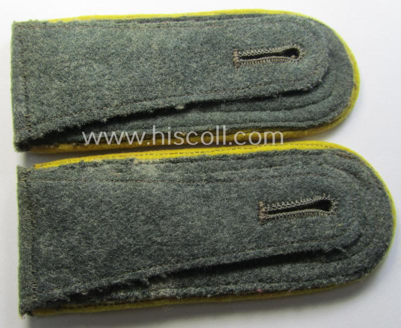 Pair of early- (ie. mid-) war-period- (ie. 'M40 o. M43'-pattern) WH (Heeres) NCO-type shoulderstraps : 'Stabsfeldwebel o. Spiess eines Nachrichten-Abtlgs.'