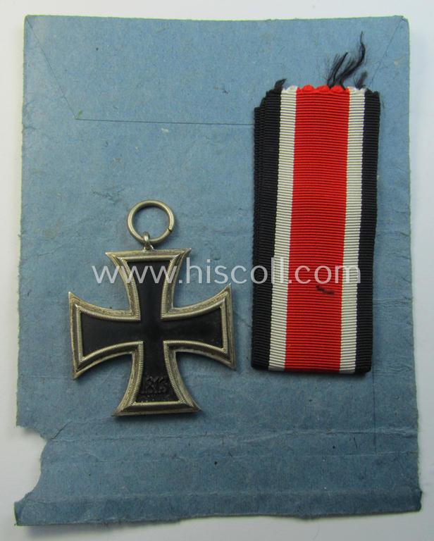 Superb, 'Eisernes Kreuz 2. Klasse' being an early-period, non-maker-marked specimen as was executed in the so-called: 'Schinkel'-pattern by (I deem) the maker: 'Paul Meybauer' and that comes stored in its rare pouch