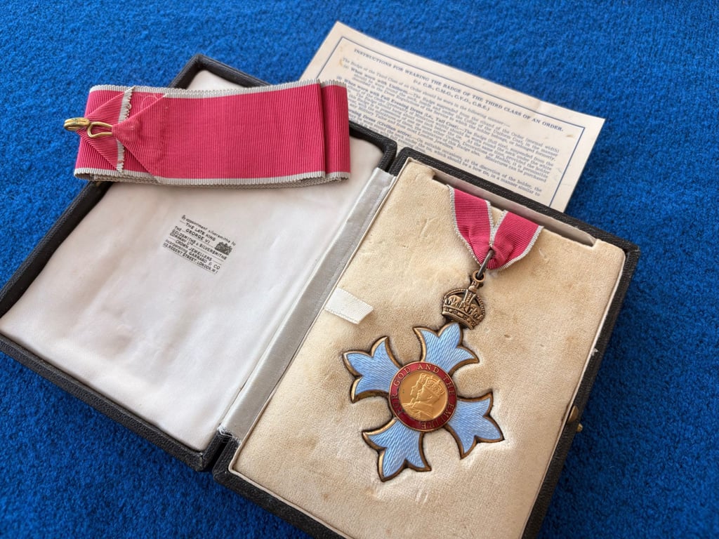 EXTREMELY RARE CASED CBE MEDAL, CASE IS TO THE LATE KING GEORGE VI ISSUE.